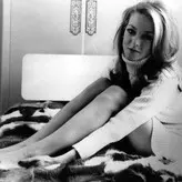 Joanna Pettet голая #0017