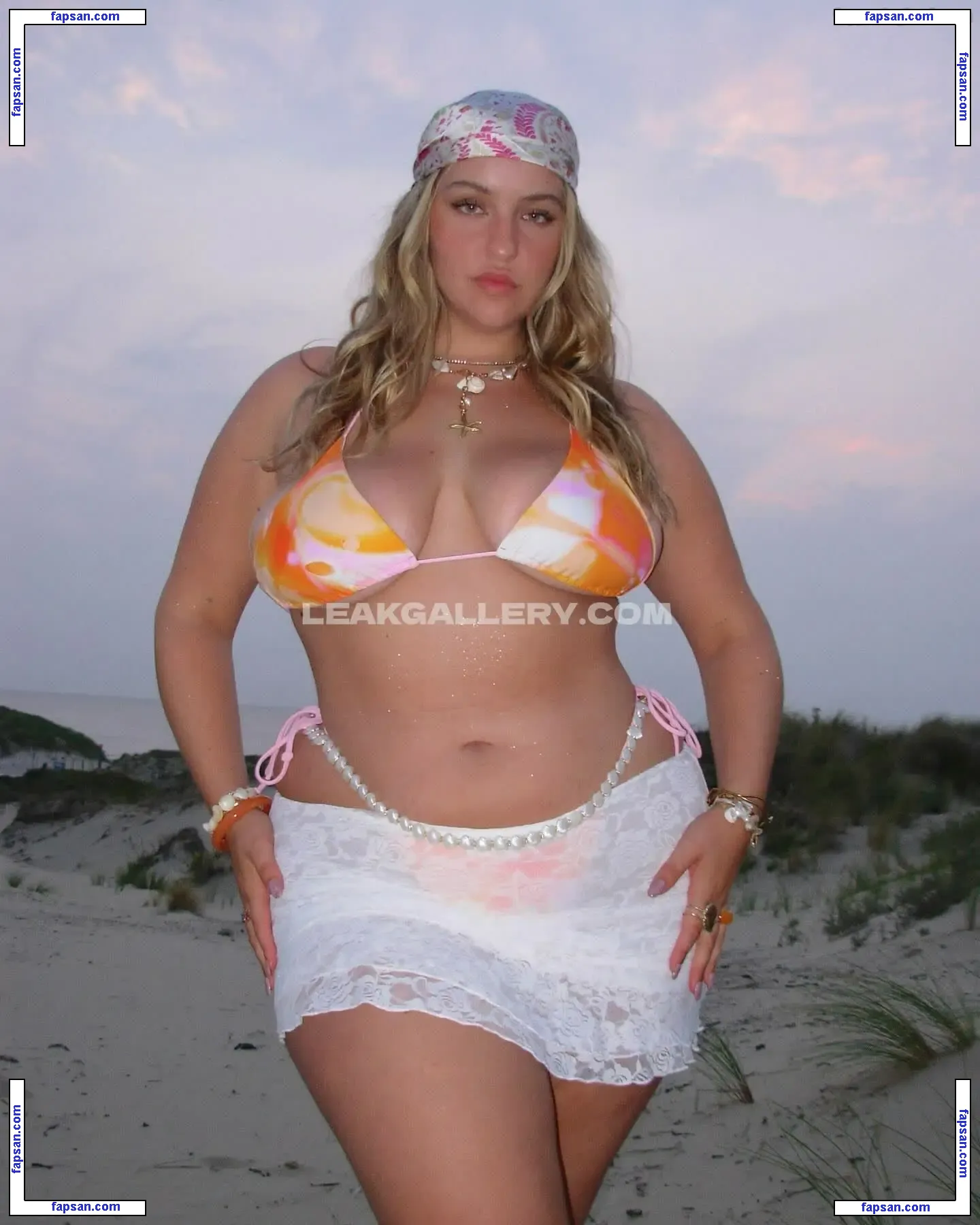 JoannVdHerik nude photo #0006 from OnlyFans
