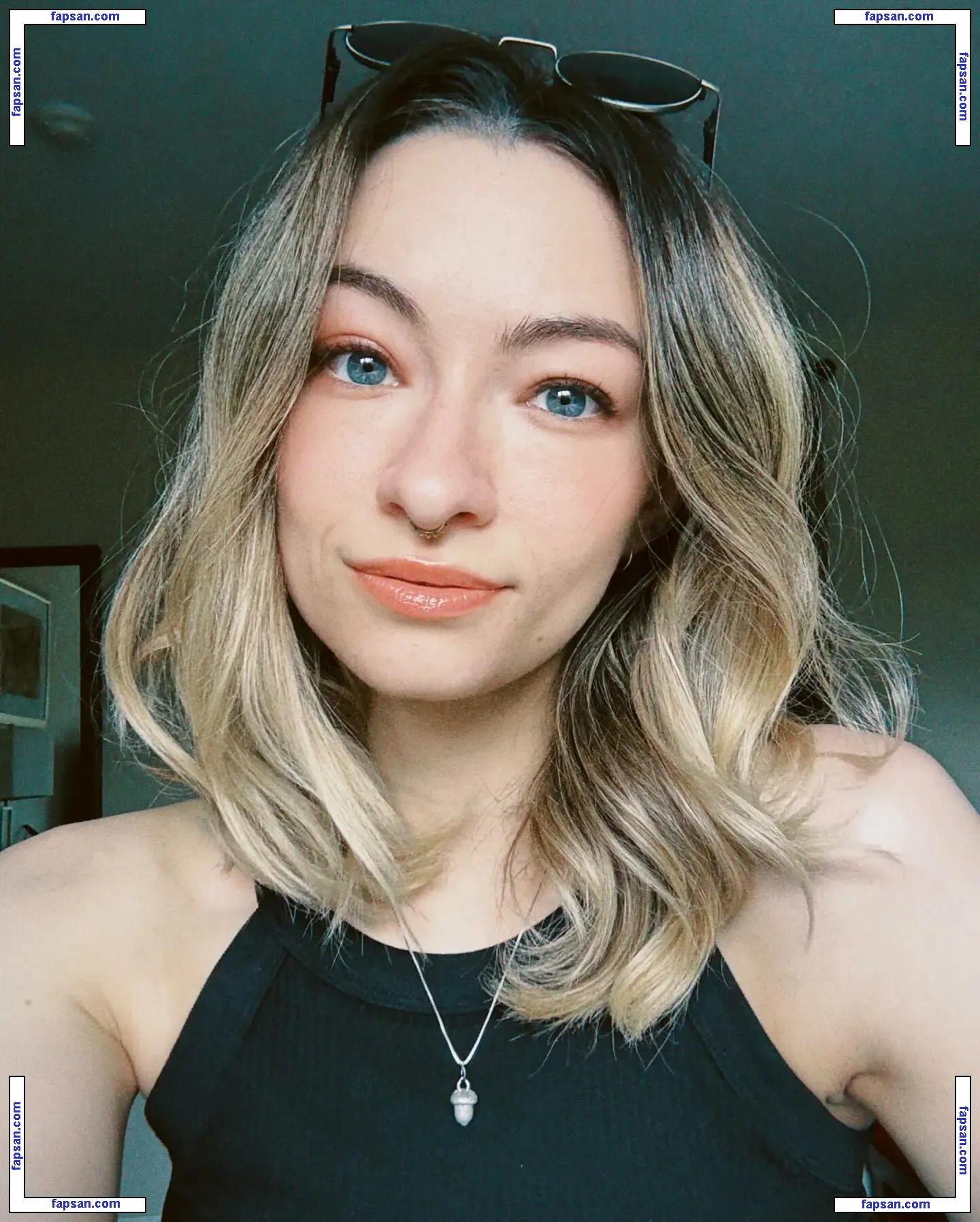 Jodelle Ferland голая фото #0012 с Онлифанс