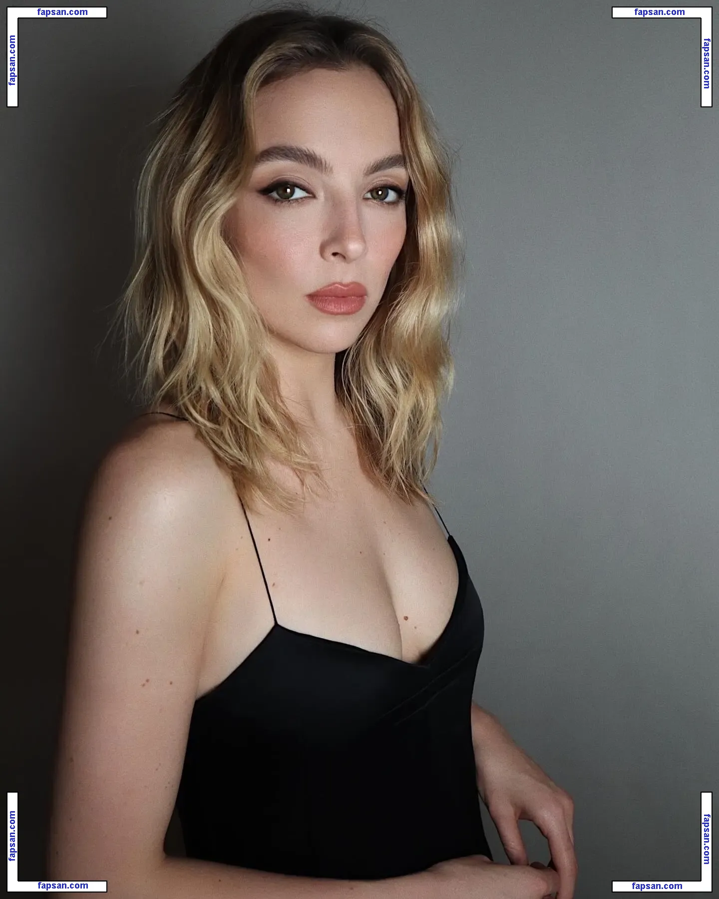 Jodie Comer / jodiemcomer голая фото #0418 с Онлифанс