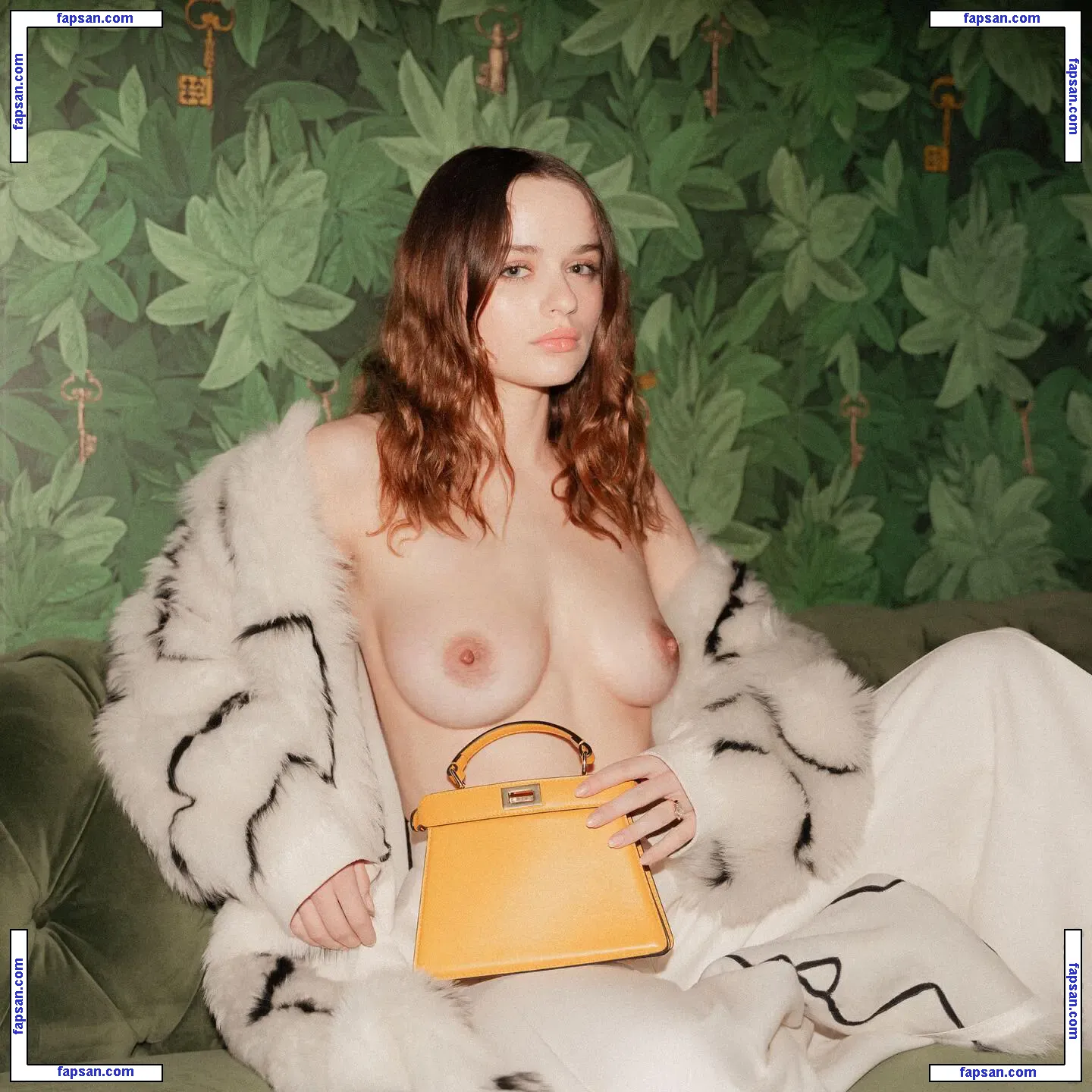Joey King nude photo #1911 from OnlyFans