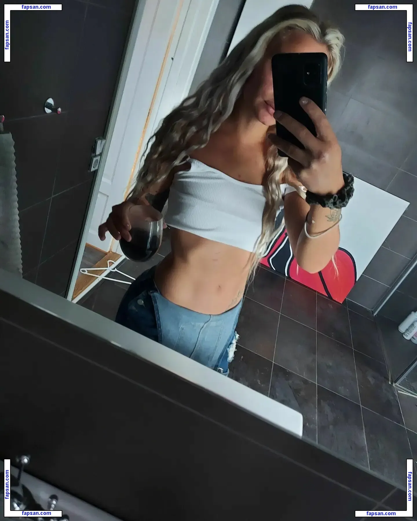 Johanna Juhlin nude photo #0006 from OnlyFans