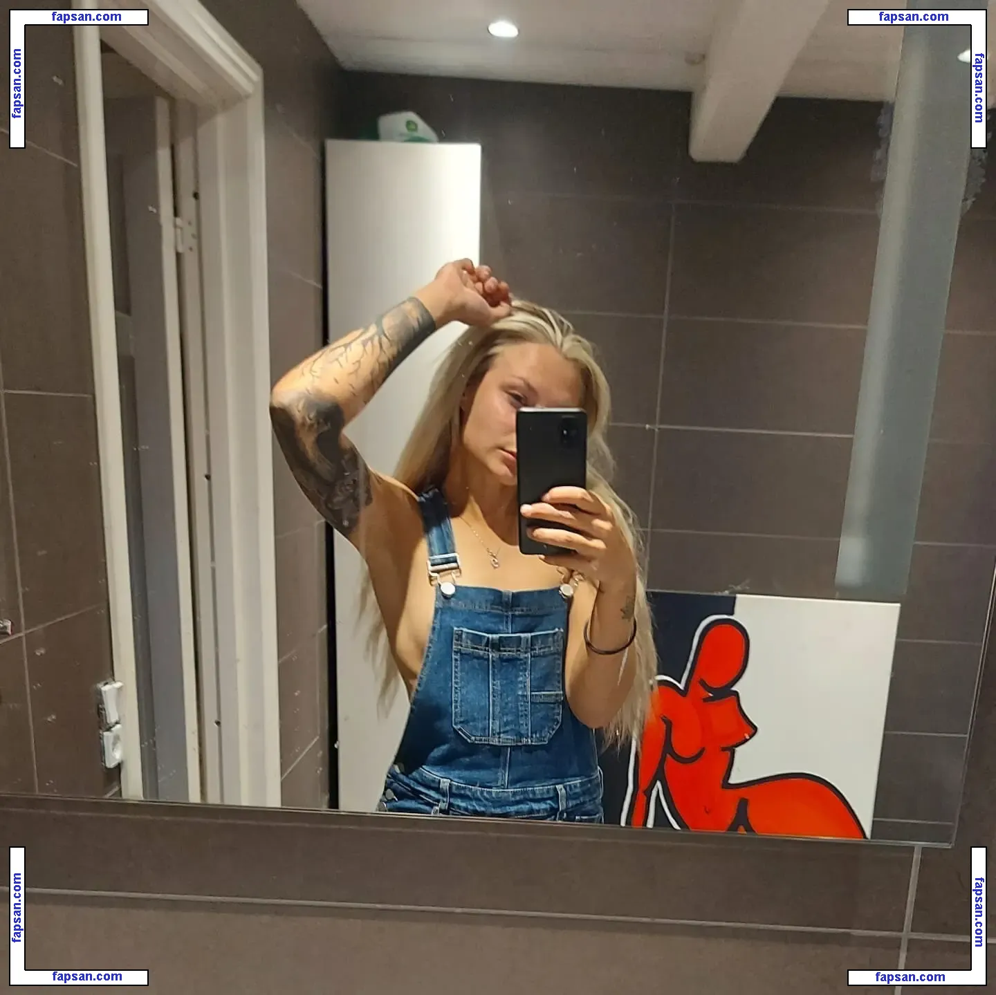 Johanna Juhlin nude photo #0010 from OnlyFans