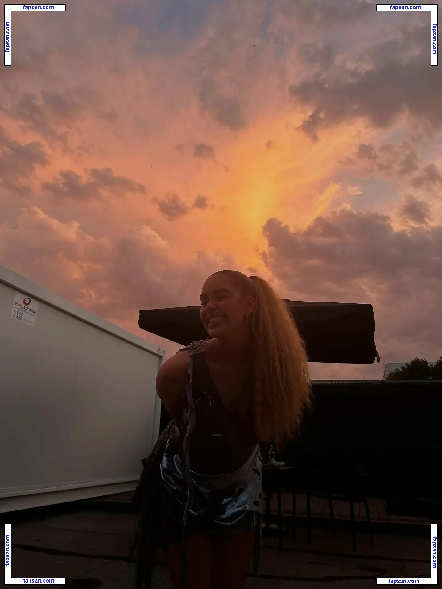 Jorja Smith nude photo #0152 from OnlyFans