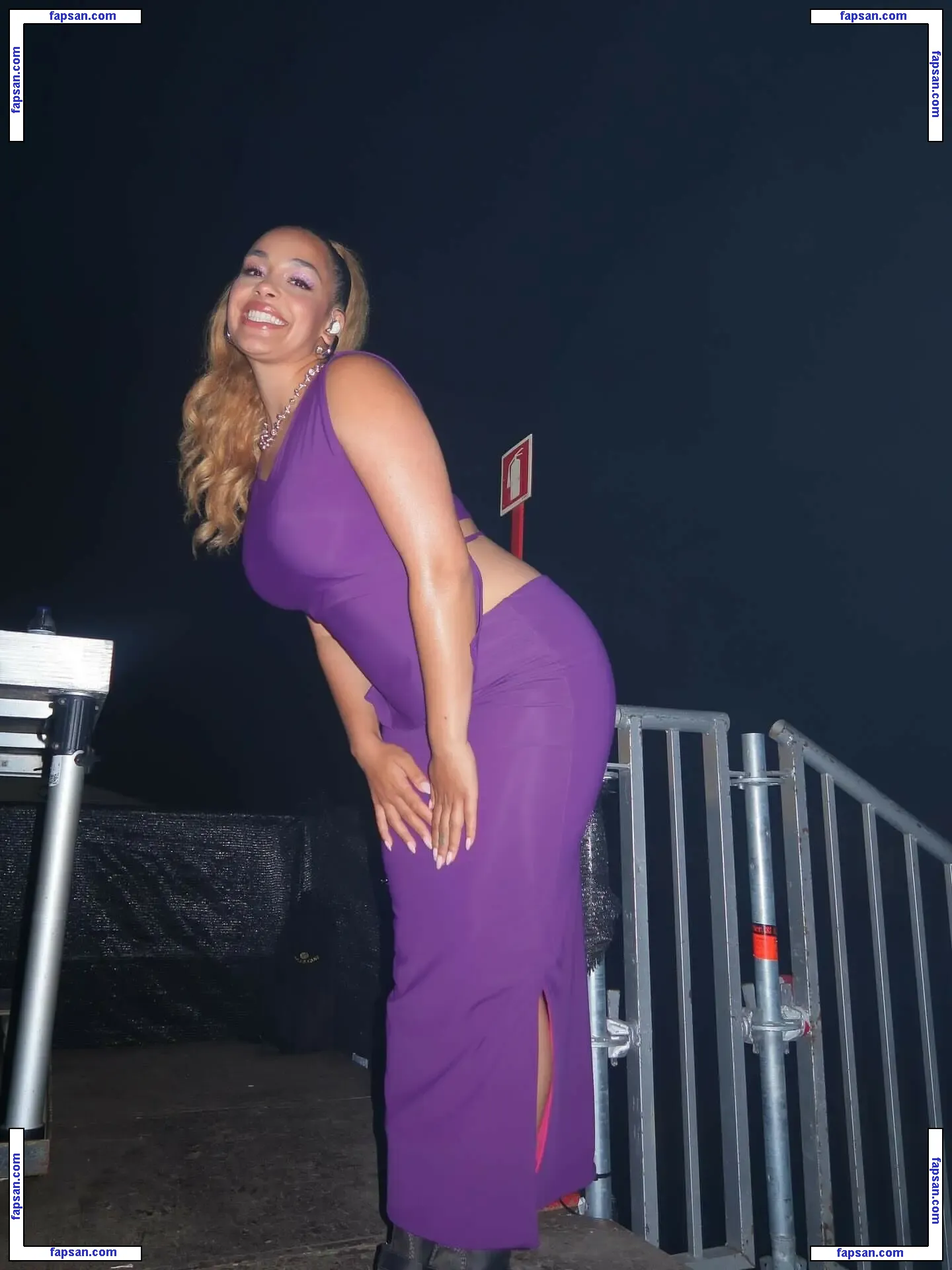Jorja Smith nude photo #0154 from OnlyFans