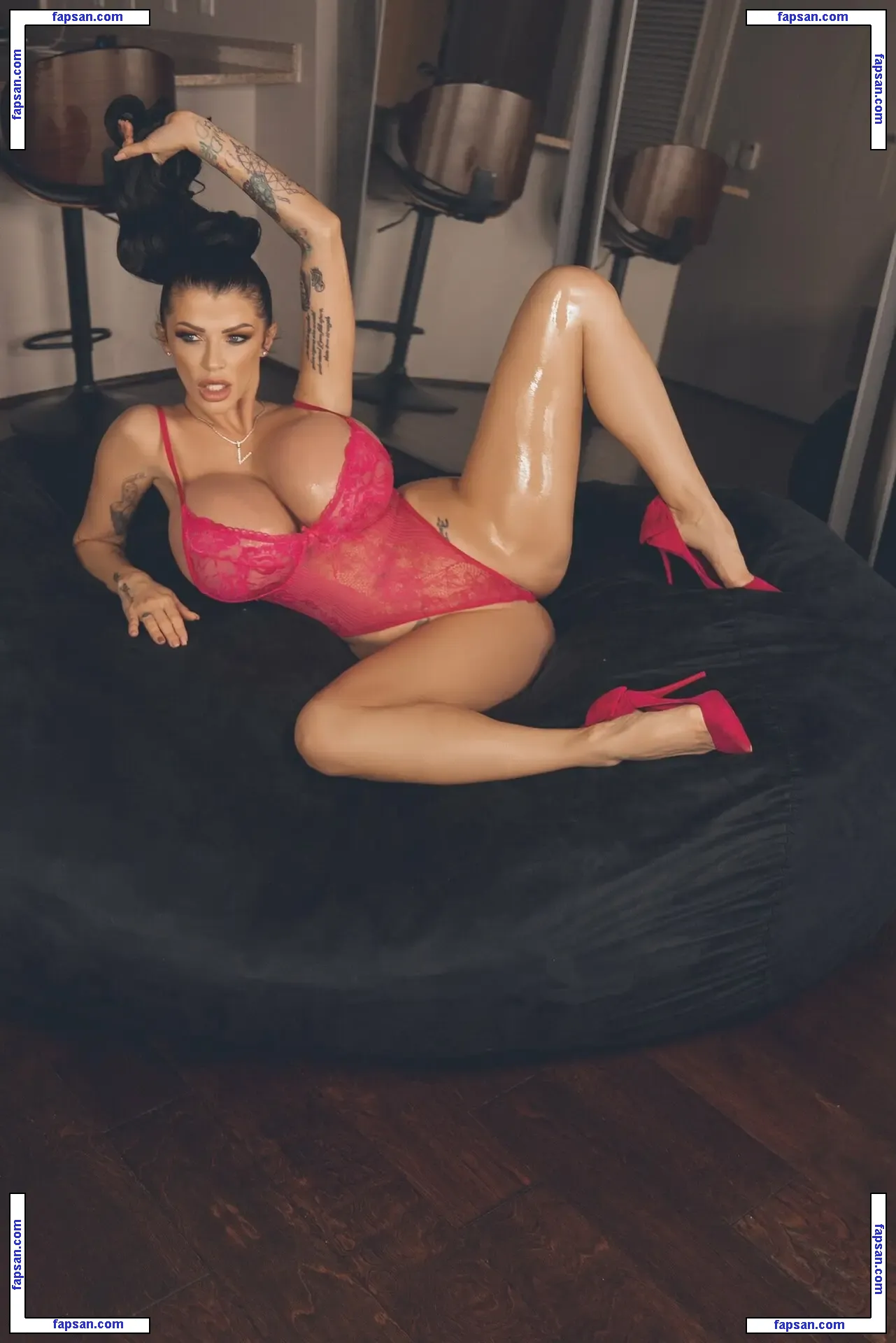 joslynjames nude photo #0072 from OnlyFans