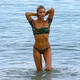 Joy Corrigan голая #1065