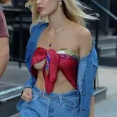 Joy Corrigan голая #2117