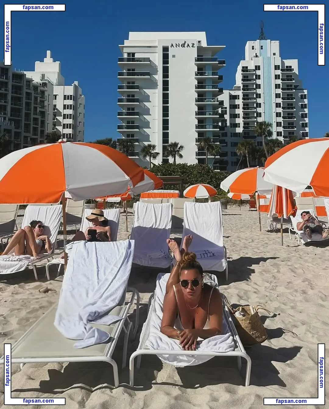 Joy Taylor голая фото #0466 с Онлифанс