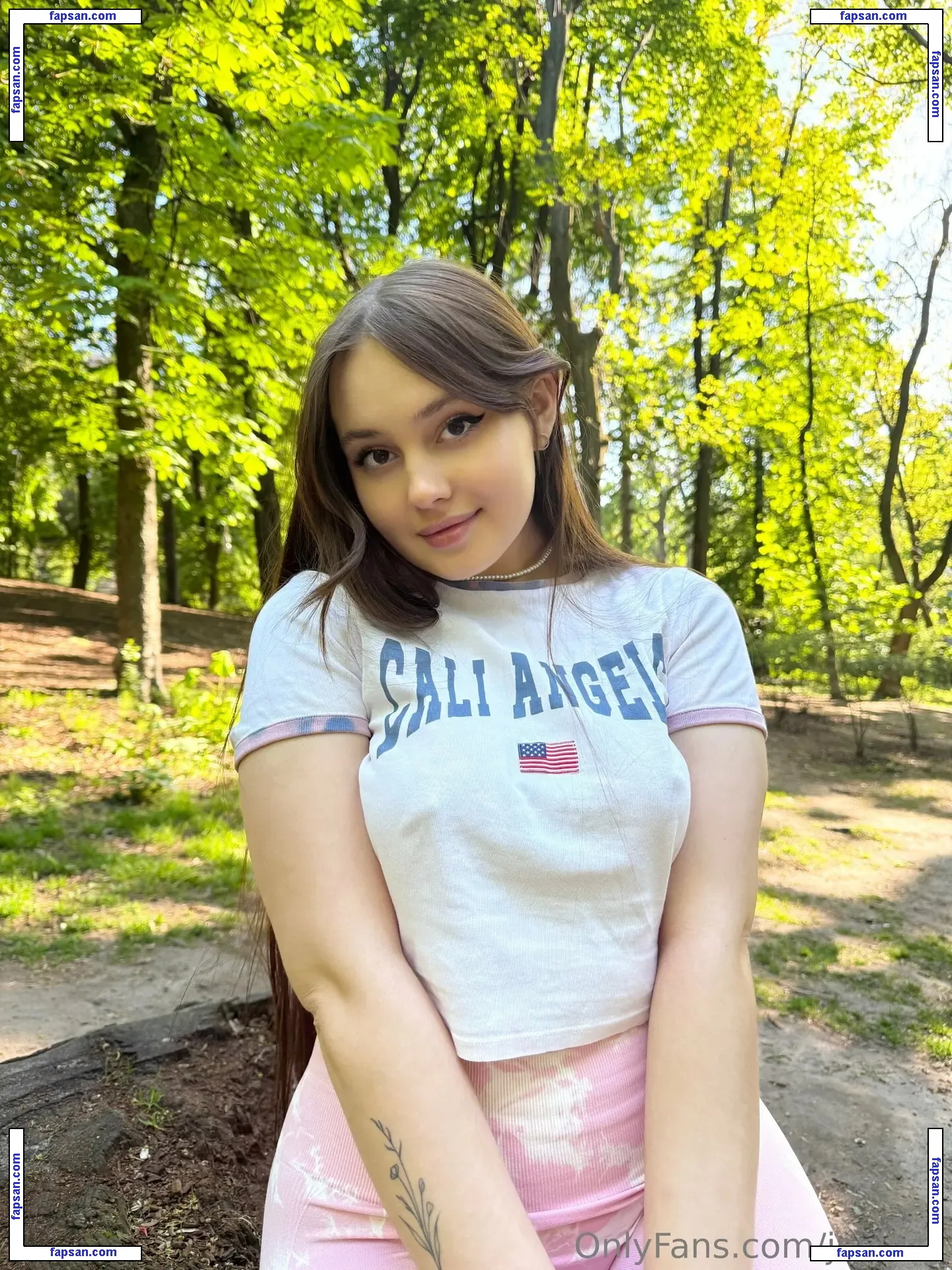 joylucy nude photo #0040 from OnlyFans