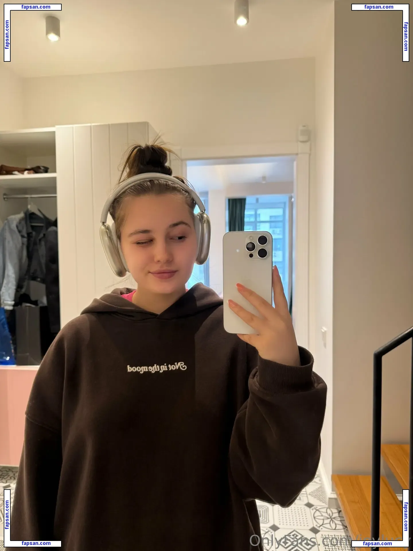 joylucy nude photo #0041 from OnlyFans