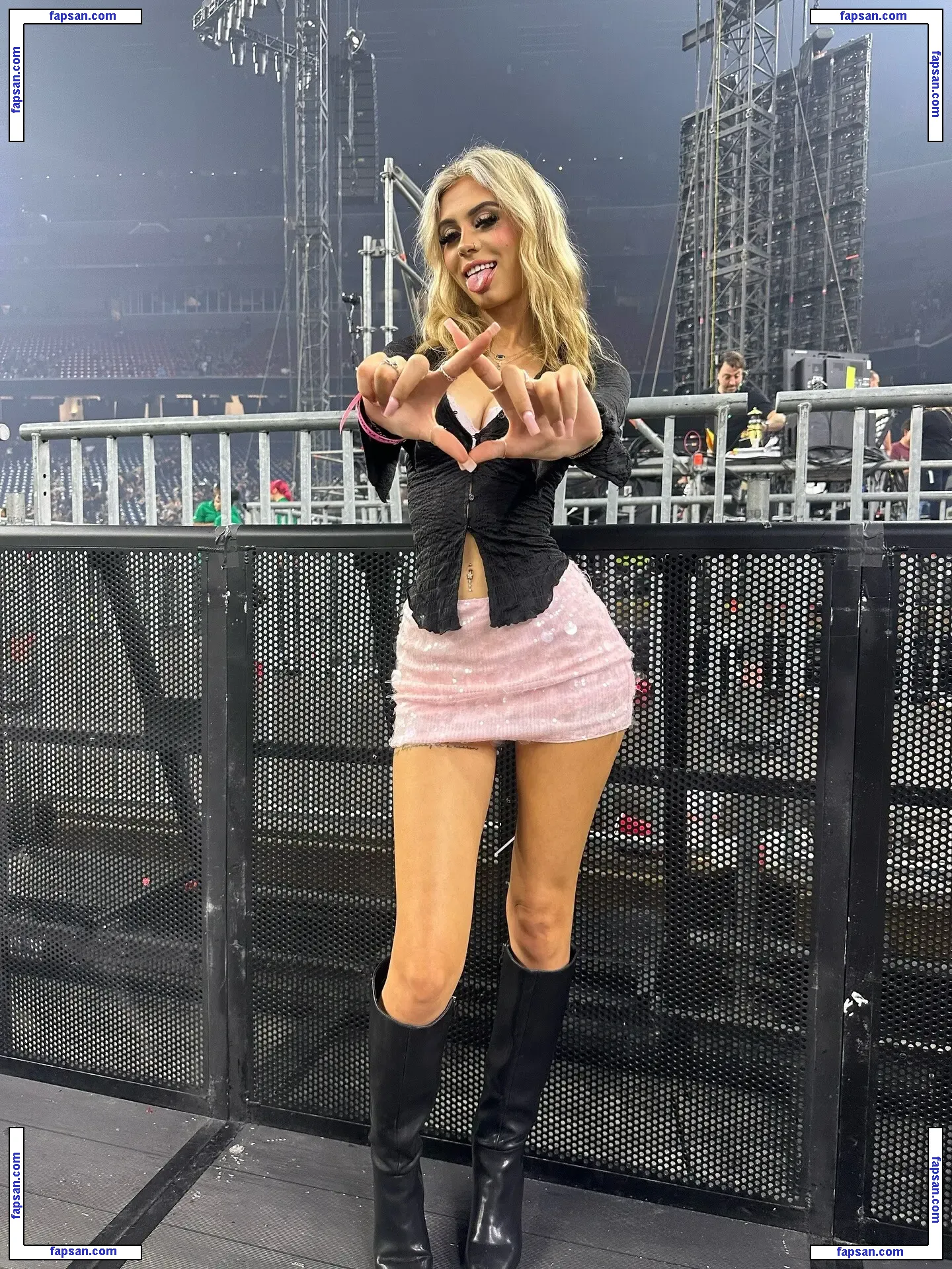 jozyjz nude photo #0066 from OnlyFans