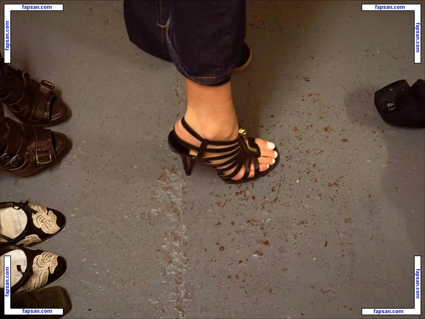 Jules LeBlanc/Annie LeBlanc голая фото #0002 с Онлифанс