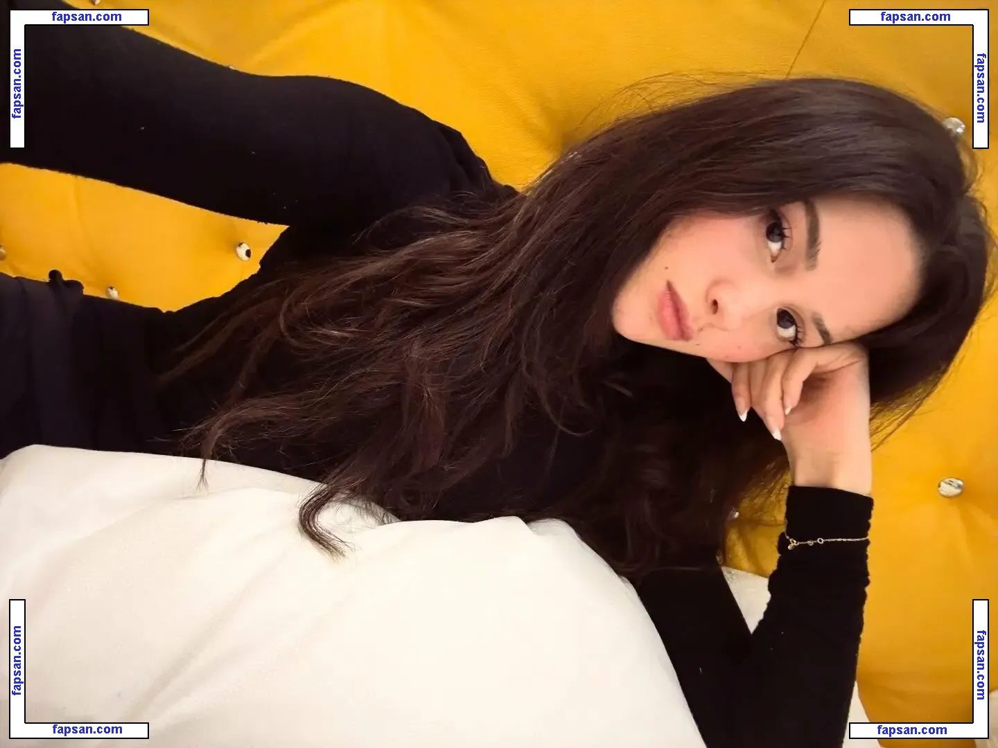 Jules LeBlanc/Annie LeBlanc голая фото #0004 с Онлифанс