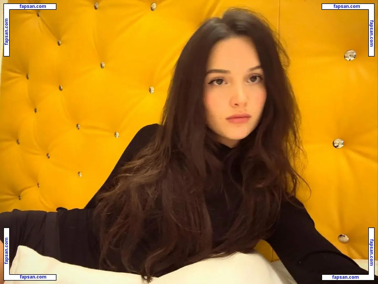 Jules LeBlanc/Annie LeBlanc голая фото #0007 с Онлифанс