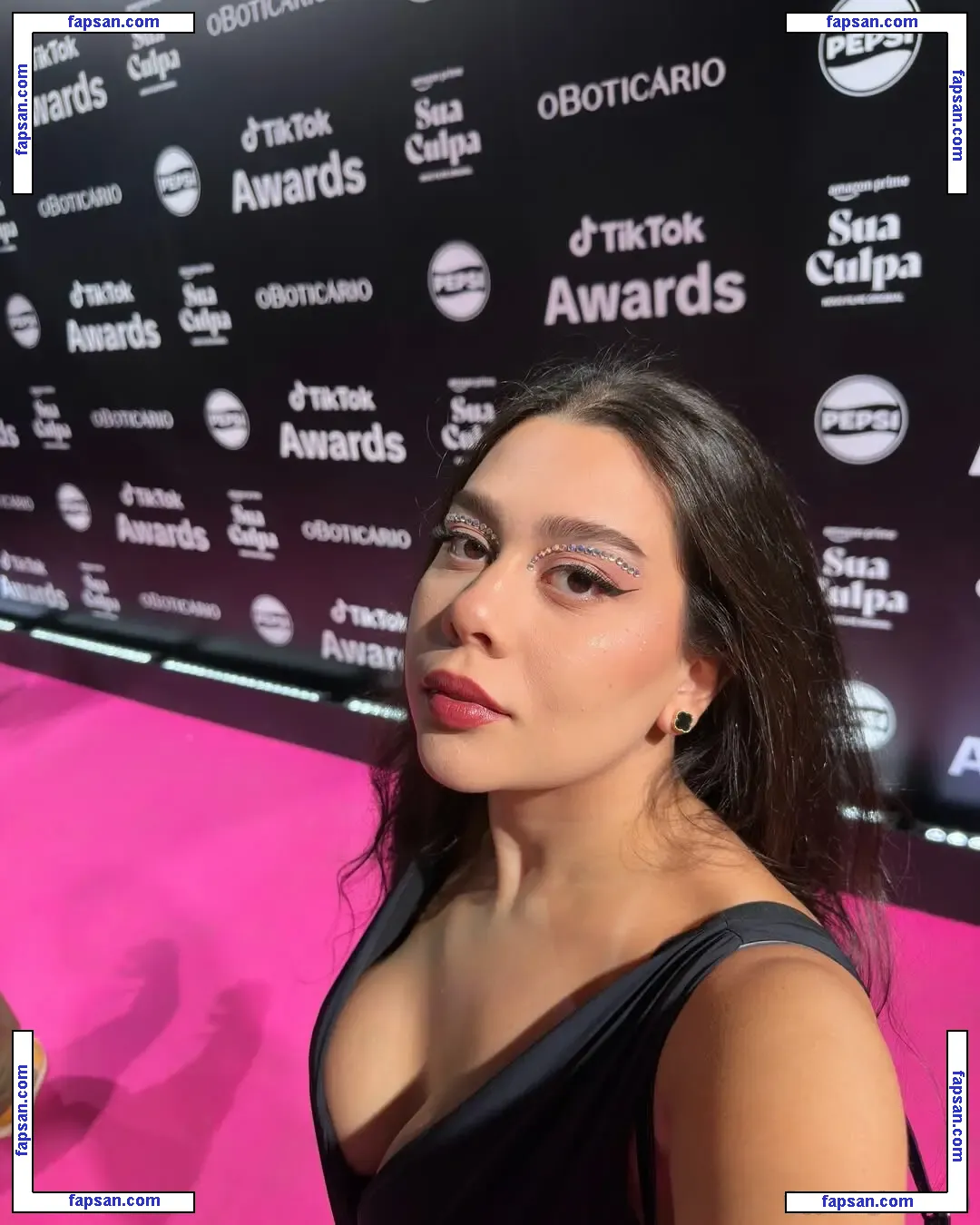 Julia Alvarenga nude photo #0004 from OnlyFans