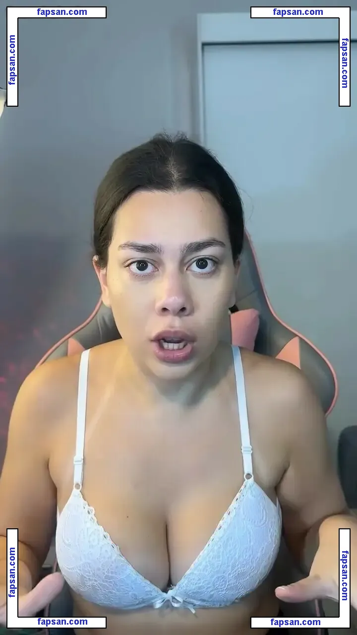 Julia Alvarenga nude photo #0023 from OnlyFans