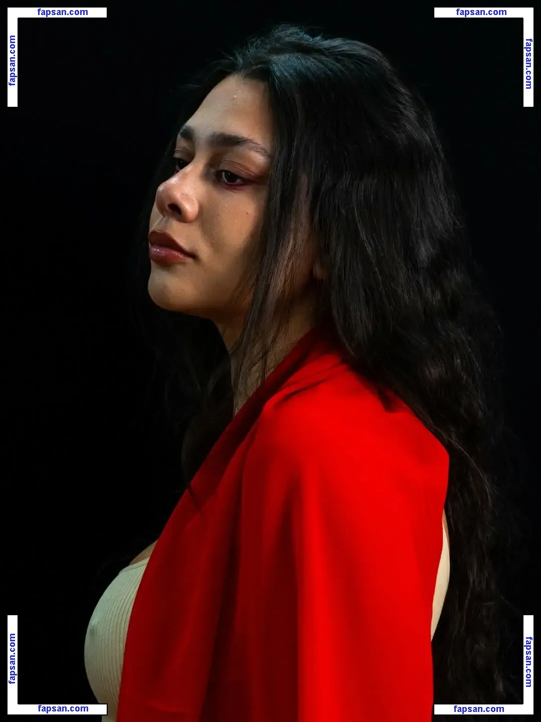 Julia Alvarenga голая фото #0029 с Онлифанс