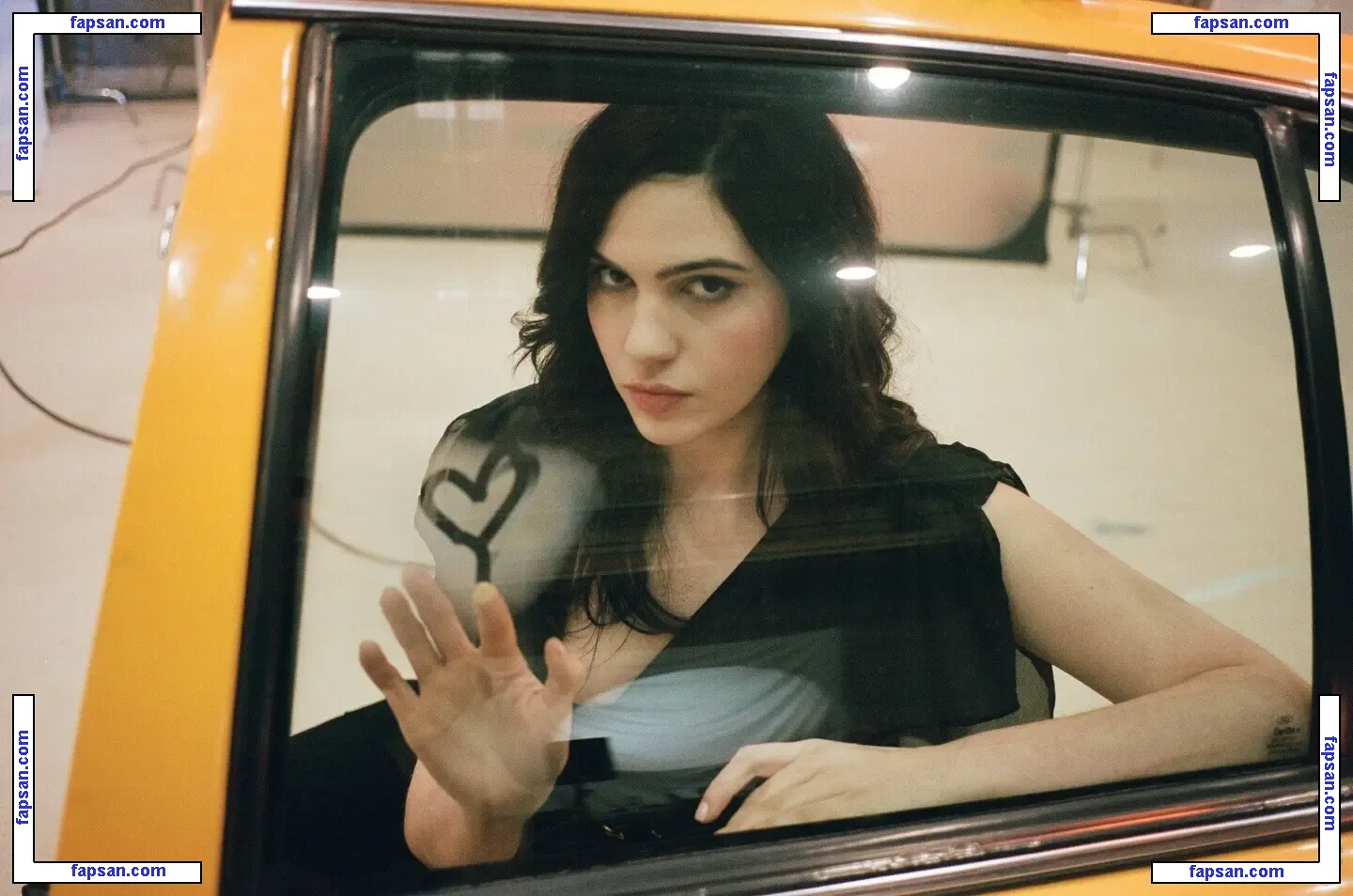 Julia Cumming (Sunflower Bean Singer/Bassist) nude photo #0005 from OnlyFans