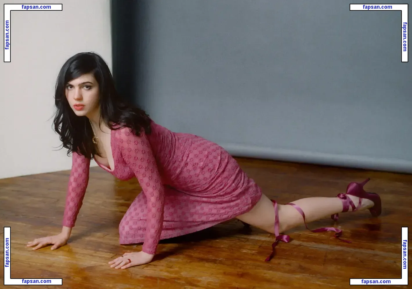 Julia Cumming (Sunflower Bean Singer/Bassist) nude photo #0006 from OnlyFans