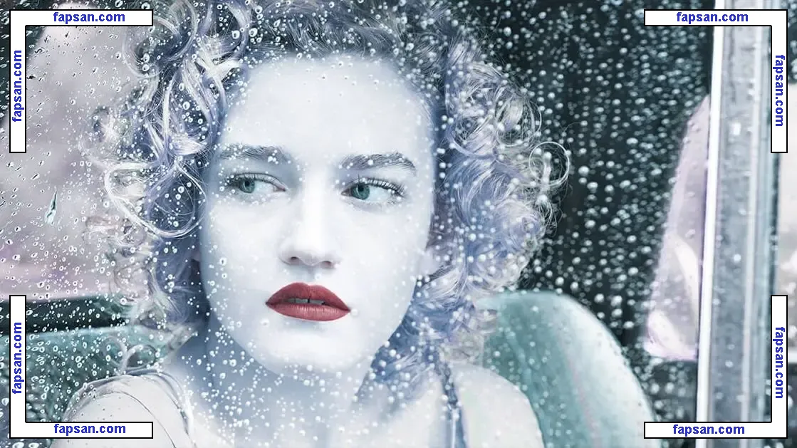 Julia Garner nude photo #0001 from OnlyFans