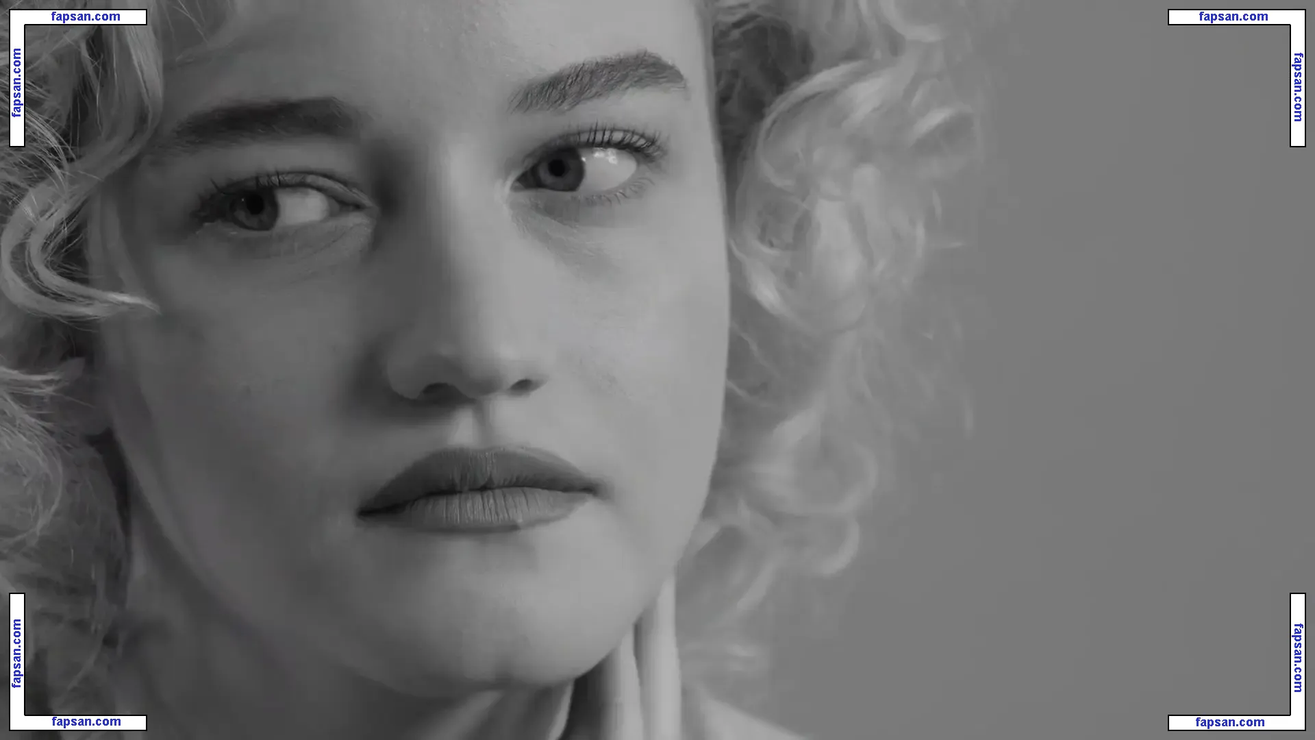 Julia Garner nude photo #0005 from OnlyFans