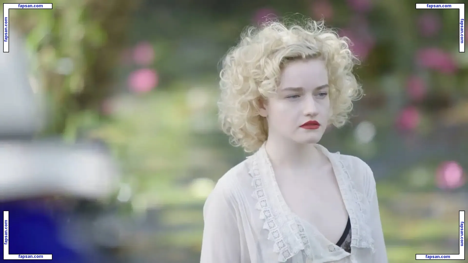 Julia Garner nude photo #0011 from OnlyFans
