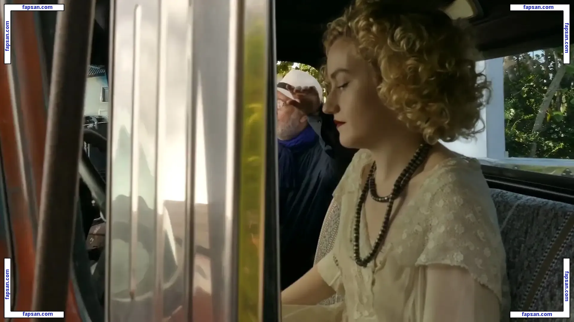 Julia Garner nude photo #0014 from OnlyFans