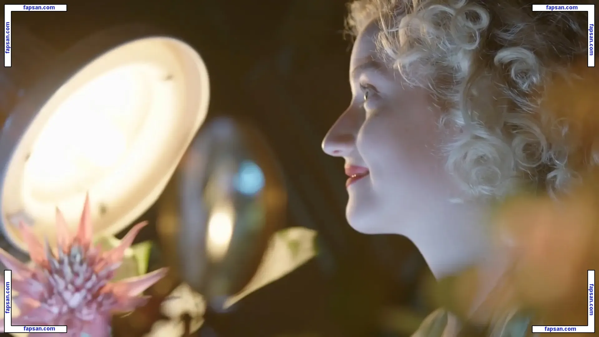 Julia Garner nude photo #0019 from OnlyFans