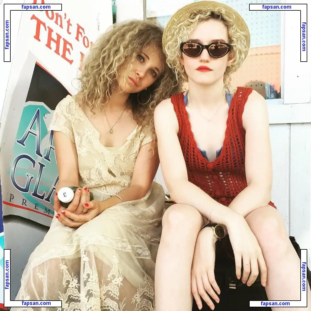 Julia Garner nude photo #0032 from OnlyFans