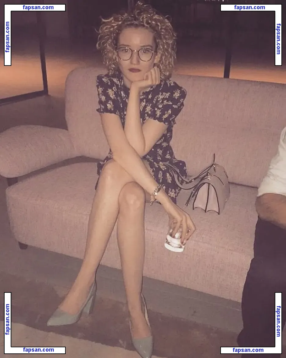 Julia Garner nude photo #0038 from OnlyFans
