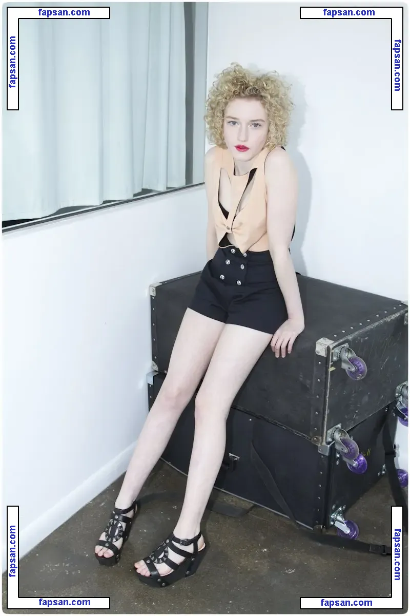 Julia Garner nude photo #0063 from OnlyFans