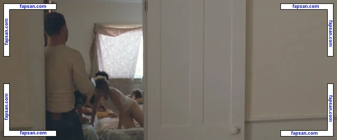 Julia Garner nude photo #0064 from OnlyFans