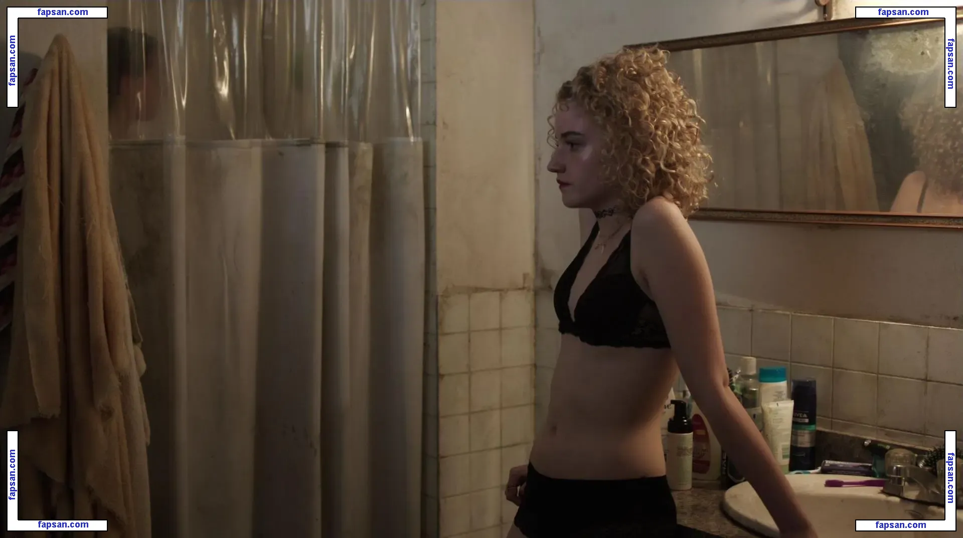 Julia Garner nude photo #0066 from OnlyFans