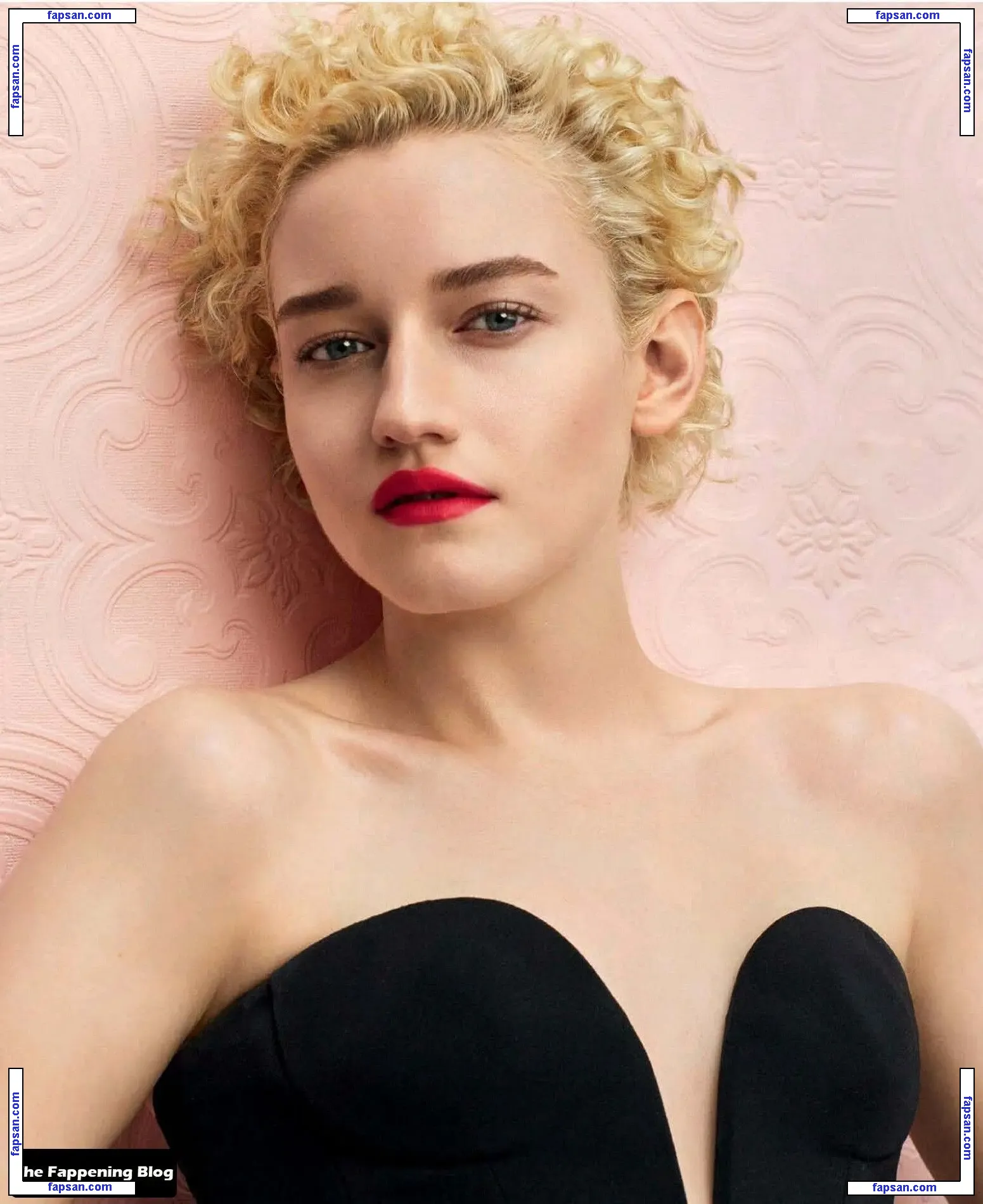 Julia Garner nude photo #0081 from OnlyFans