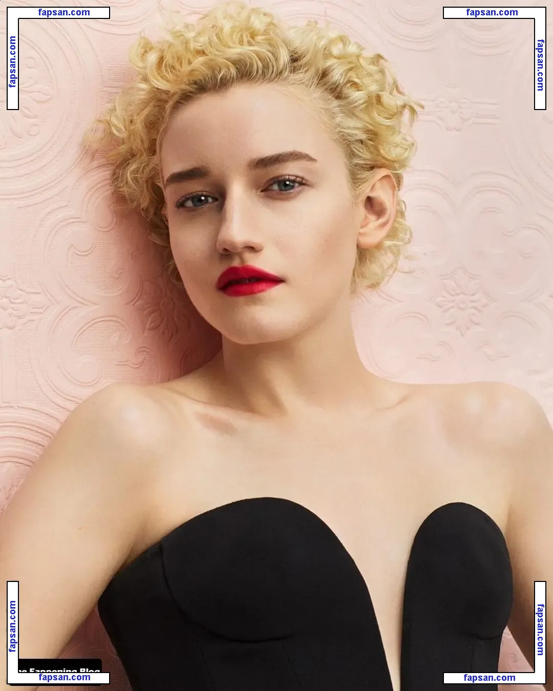 Julia Garner nude photo #0085 from OnlyFans