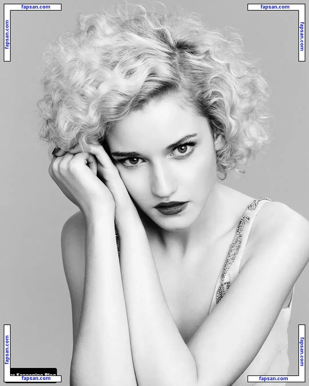 Julia Garner nude photo #0091 from OnlyFans