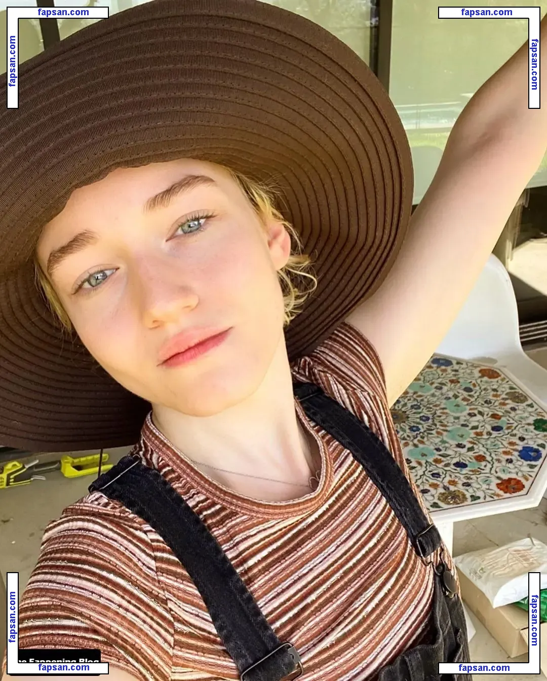 Julia Garner nude photo #0094 from OnlyFans