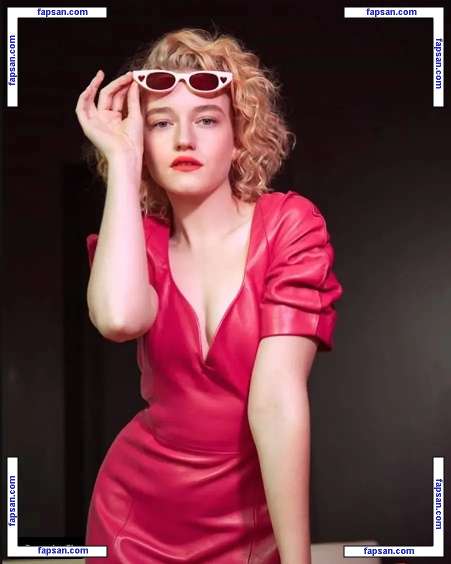 Julia Garner nude photo #0109 from OnlyFans