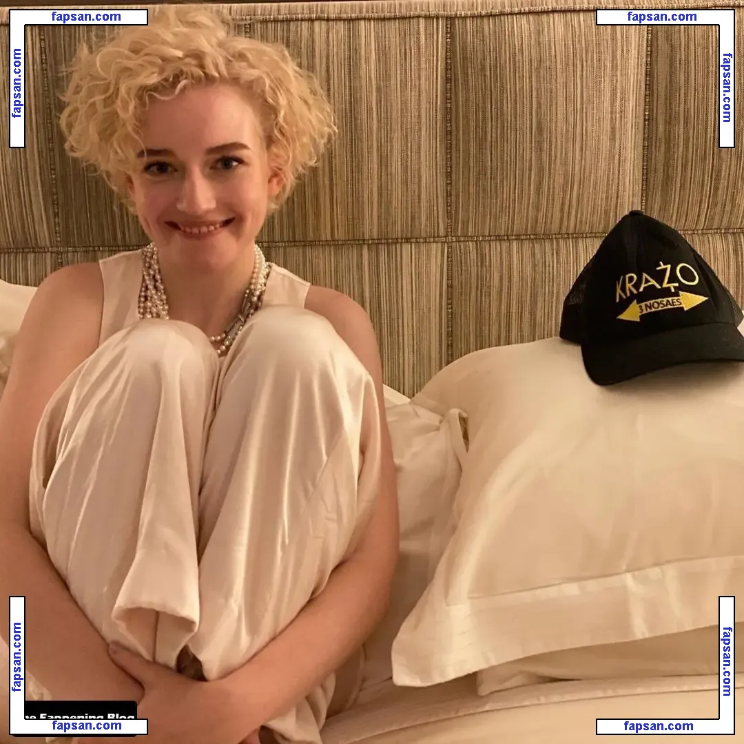 Julia Garner nude photo #0111 from OnlyFans