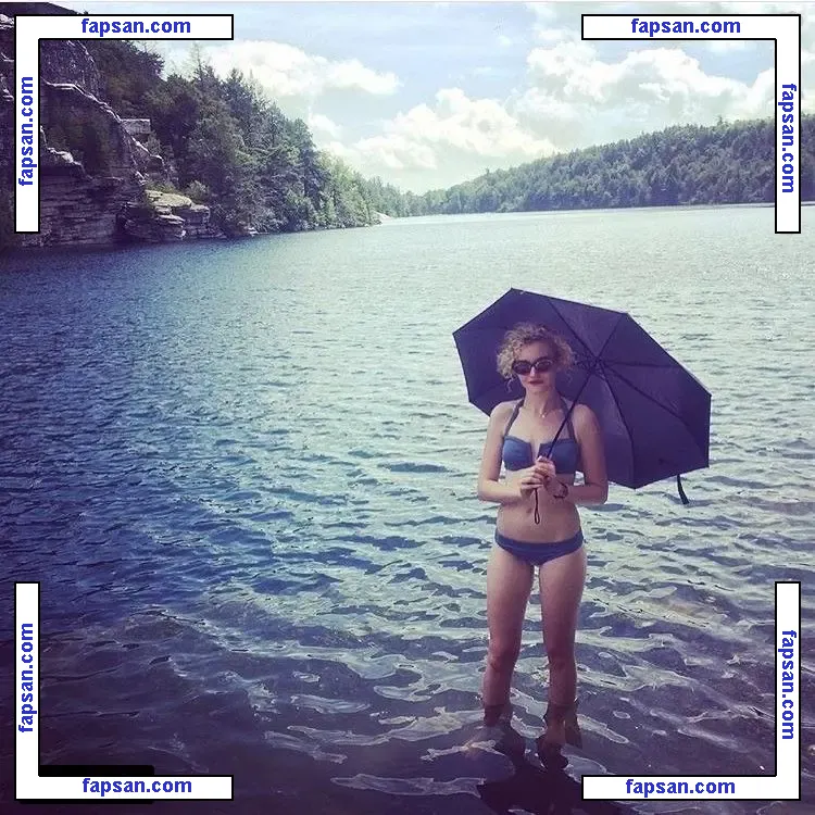 Julia Garner nude photo #0124 from OnlyFans