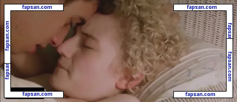 Julia Garner nude photo #0134 from OnlyFans