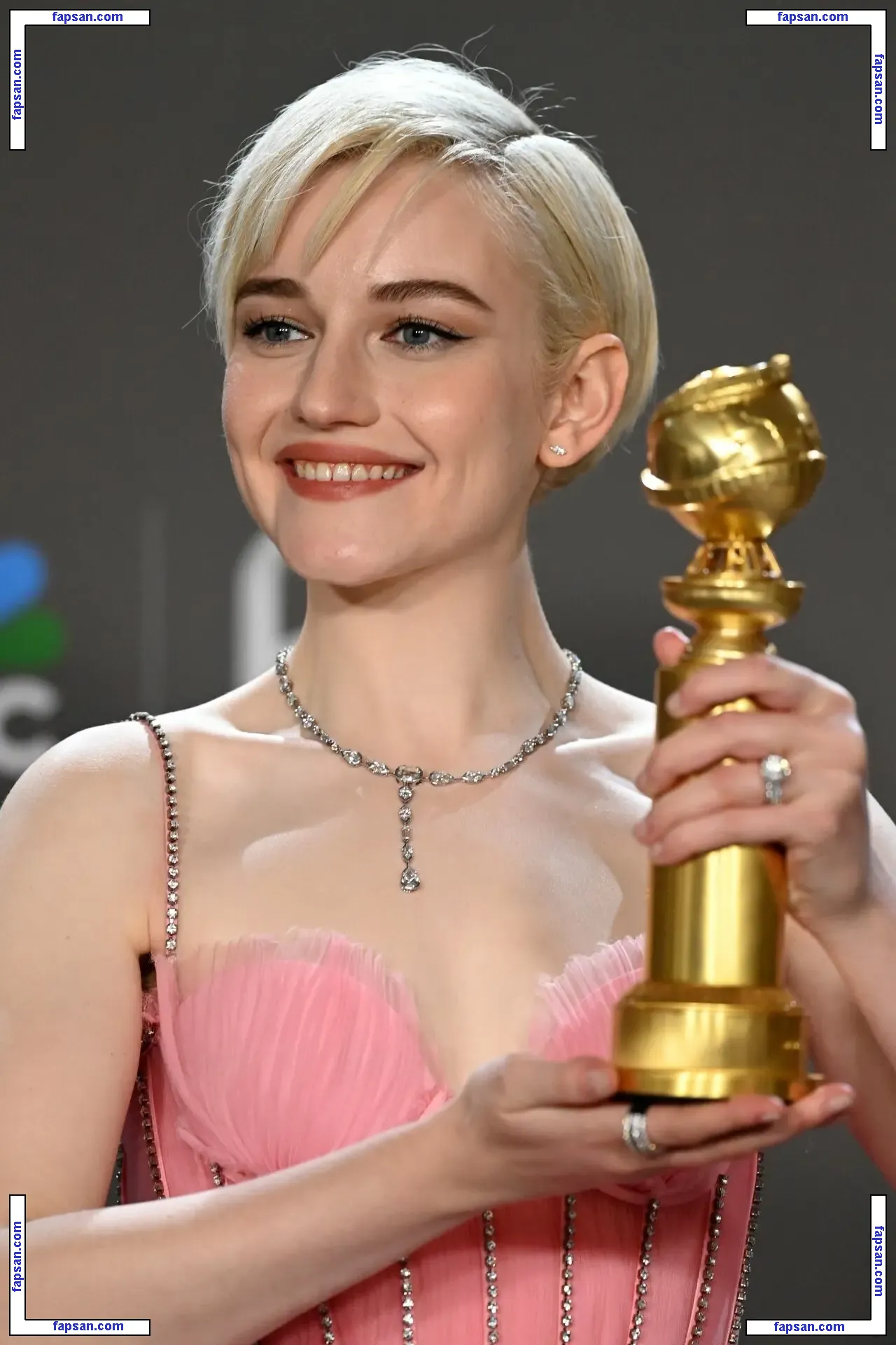 Julia Garner nude photo #0143 from OnlyFans