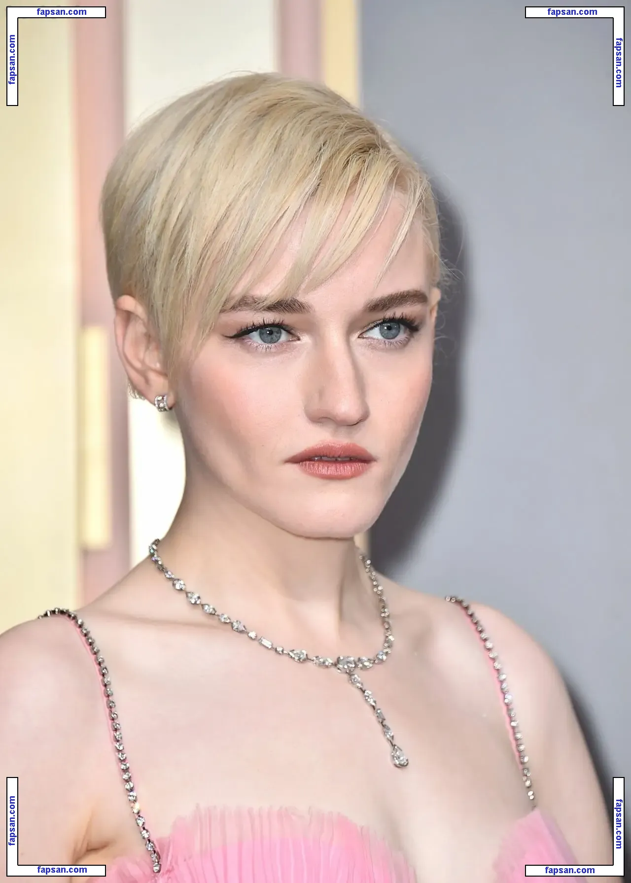 Julia Garner nude photo #0146 from OnlyFans