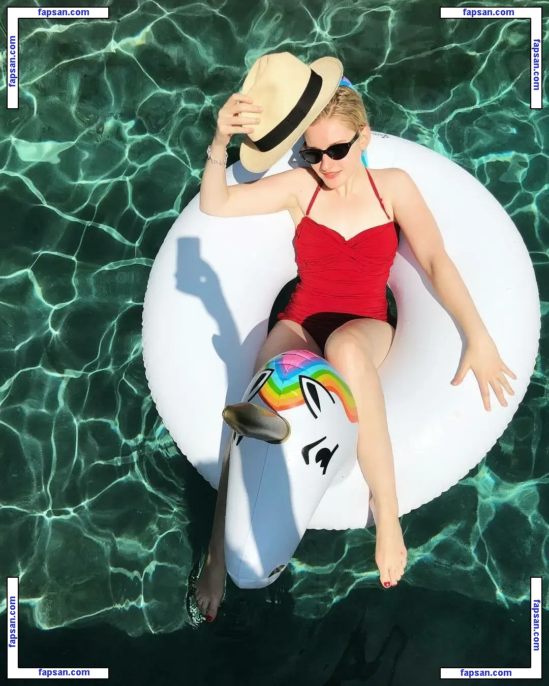 Julia Garner nude photo #0156 from OnlyFans