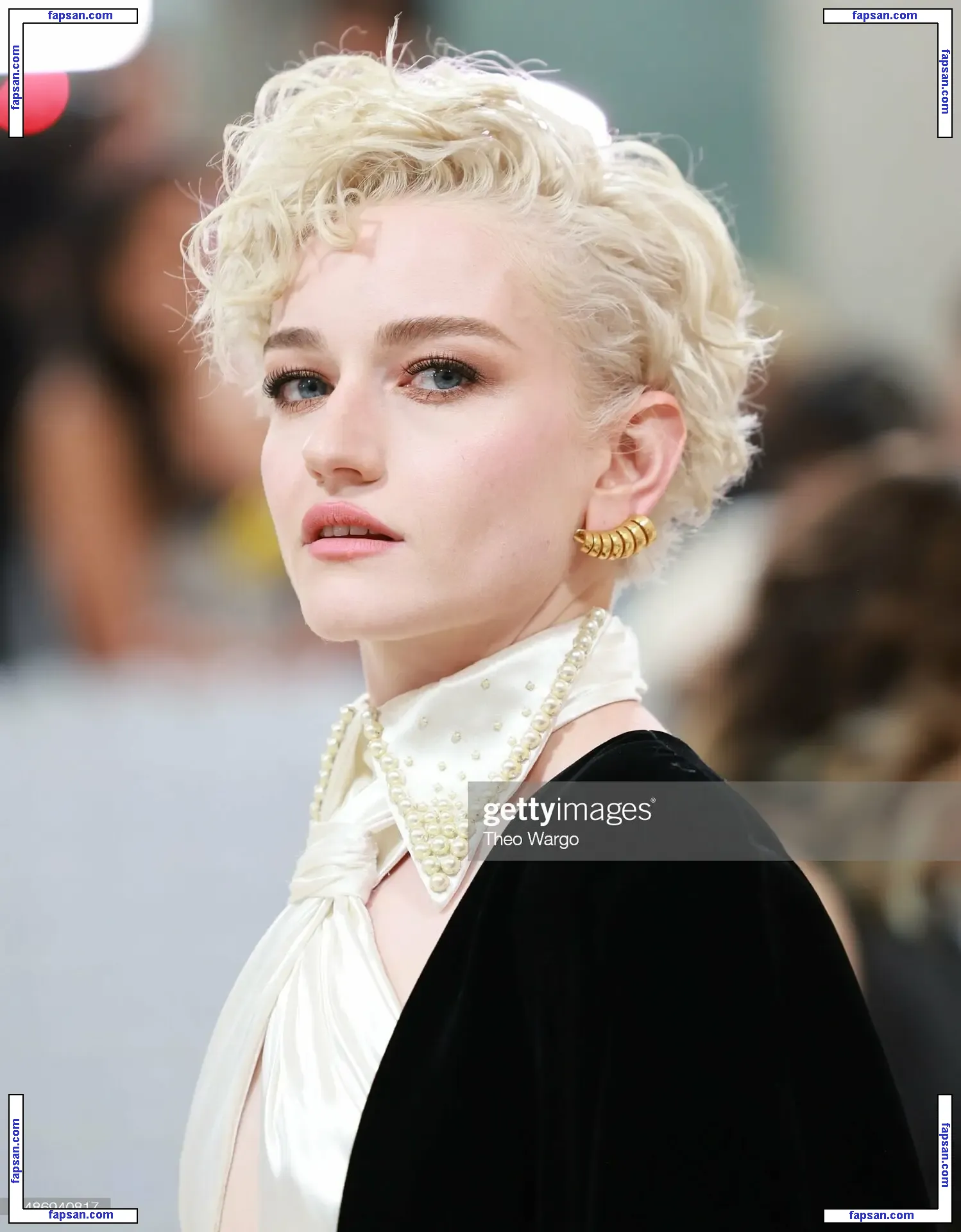 Julia Garner nude photo #0169 from OnlyFans