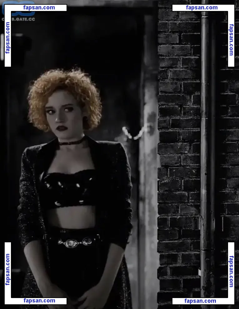 Julia Garner nude photo #0205 from OnlyFans