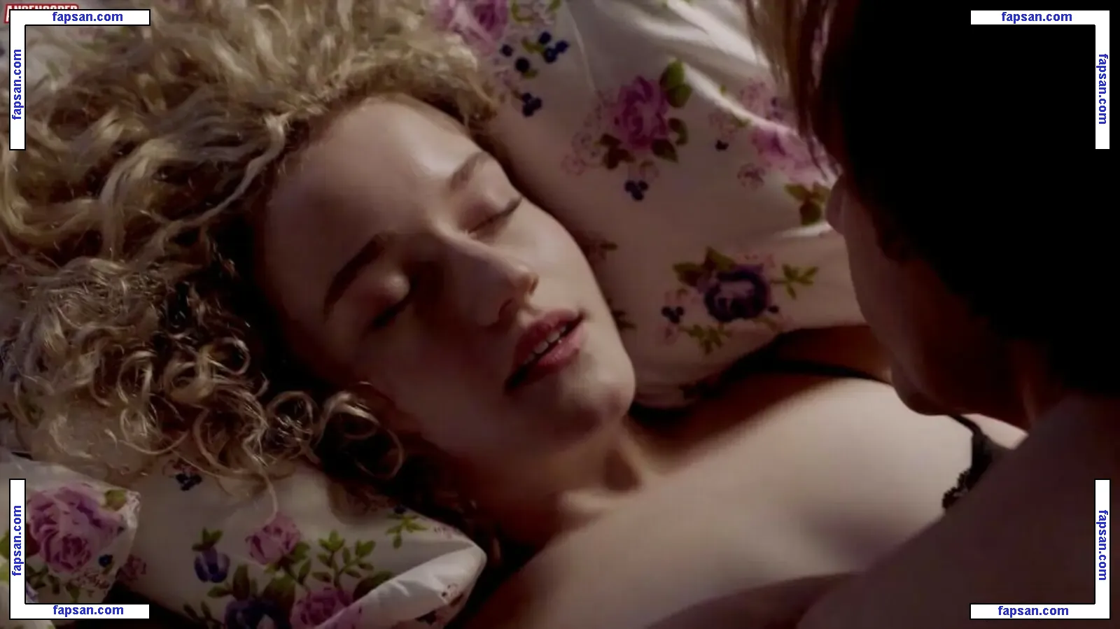 Julia Garner nude photo #0216 from OnlyFans
