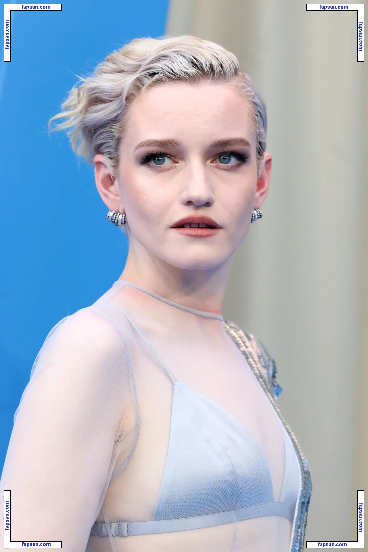 Julia Garner nude photo #0223 from OnlyFans