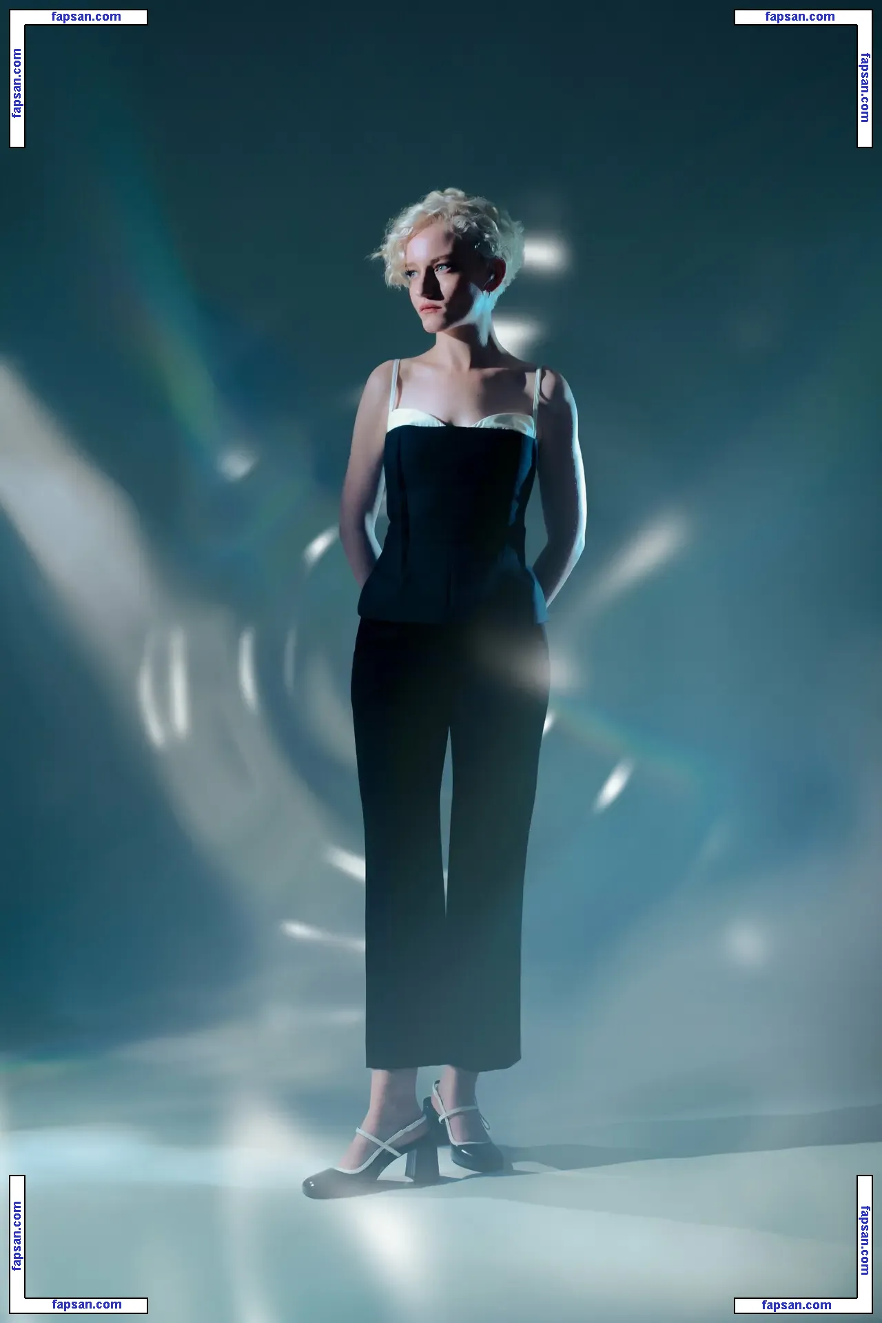 Julia Garner nude photo #0232 from OnlyFans